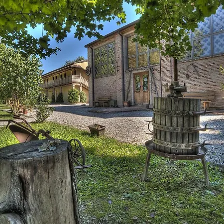 Ai Due Laghi