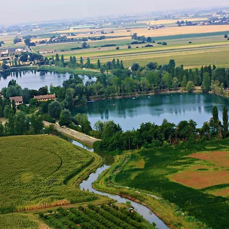 Ai Due Laghi *