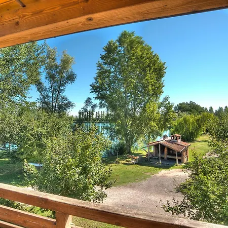 Venkovský dům Ai Due Laghi Gambulaga