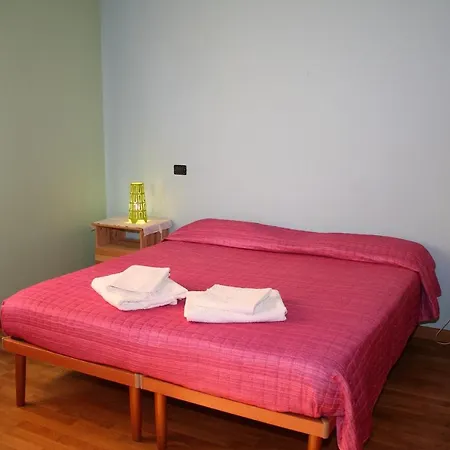 Ai Due Laghi 컨트리하우스 감불라가